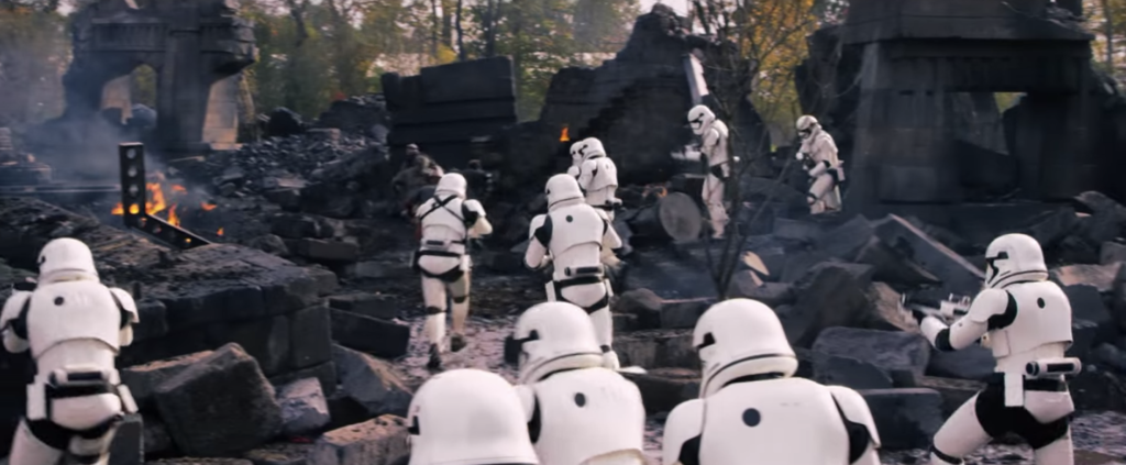 Star Wars: The Force Awakens odhalilo dojímavé a zároveň úžasné video z natáčania a nové informácie