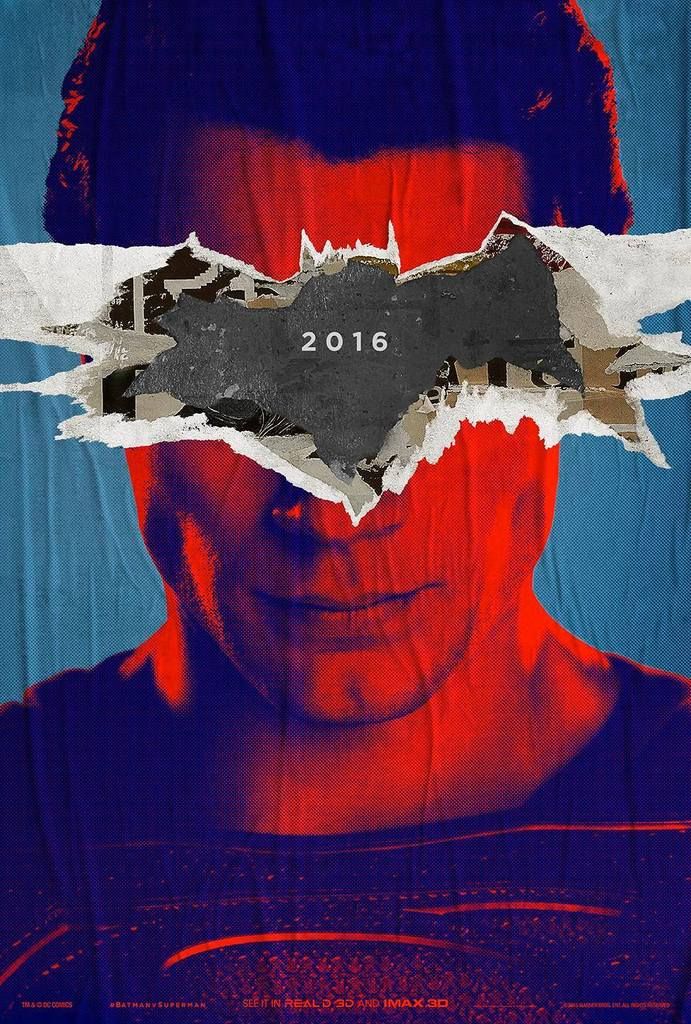 Batman v Superman nám predstavuje detailný pohľad na Batmanov kostým a Batmobil