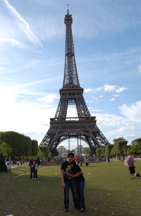 Eiffel Tower giggles