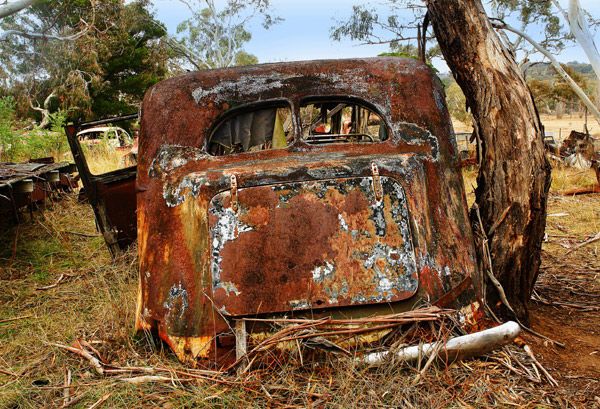 http://i1143.photobucket.com/albums/n627/thedogcody/Rusty-Old-Car.jpg