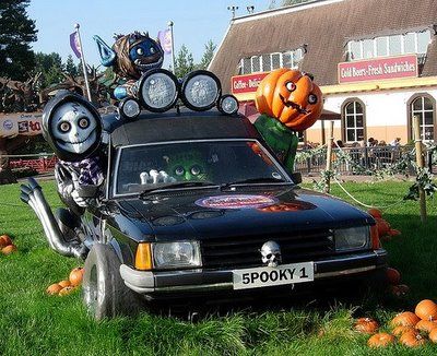 http://i1143.photobucket.com/albums/n627/thedogcody/halloween_car_2.jpg