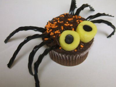 http://i1143.photobucket.com/albums/n627/thedogcody/spidercupcakes2.jpg