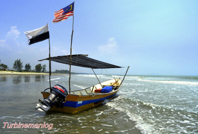 Fishing boat at Beserah beach