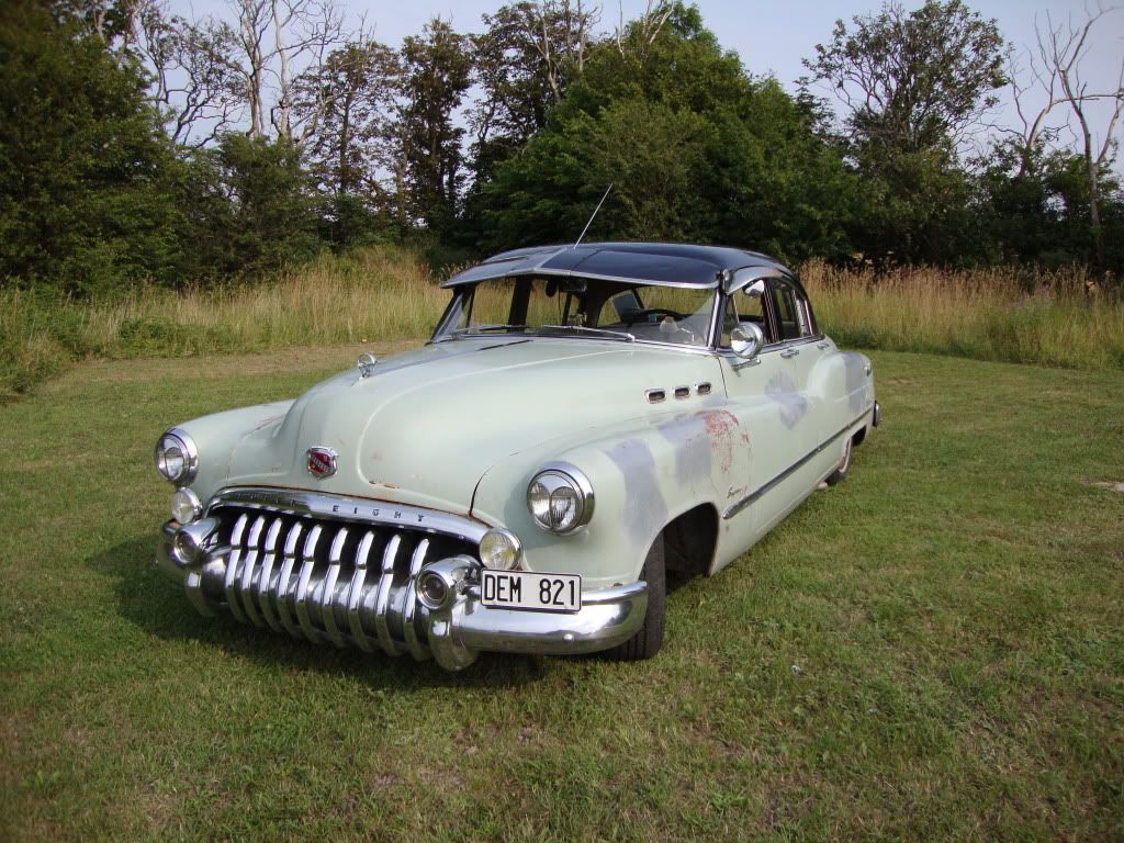 http://i1143.photobucket.com/albums/n633/Bjorn74/Buick%201950/DSC00286.jpg
