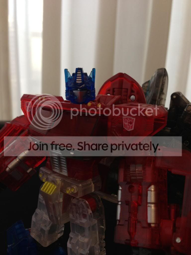 KO Shattered Glass Optimus V2 & Crystal Optimus Prime V2 Reviews ...